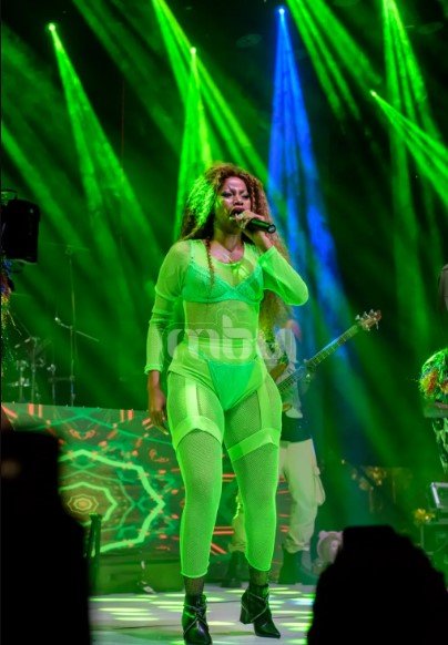 "Performance Was Excellent; The Feeling Was 100% Kano Ka Knicker Neda Neda Neda Neda. Outfit Kayononye Akapale. This Ka Knicker Wasn't Required," Tweeted Nimrod.