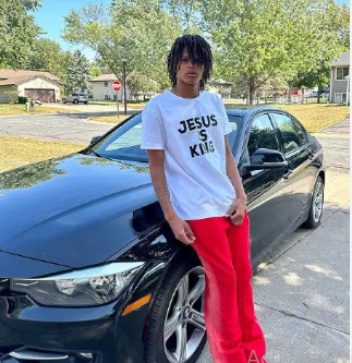 Abba On his 18th birthday, Marcus receives a brand-new Mercedes-Benz vehicle.Abba On his 18th birthday, Marcus receives a brand-new Mercedes-Benz vehicle.